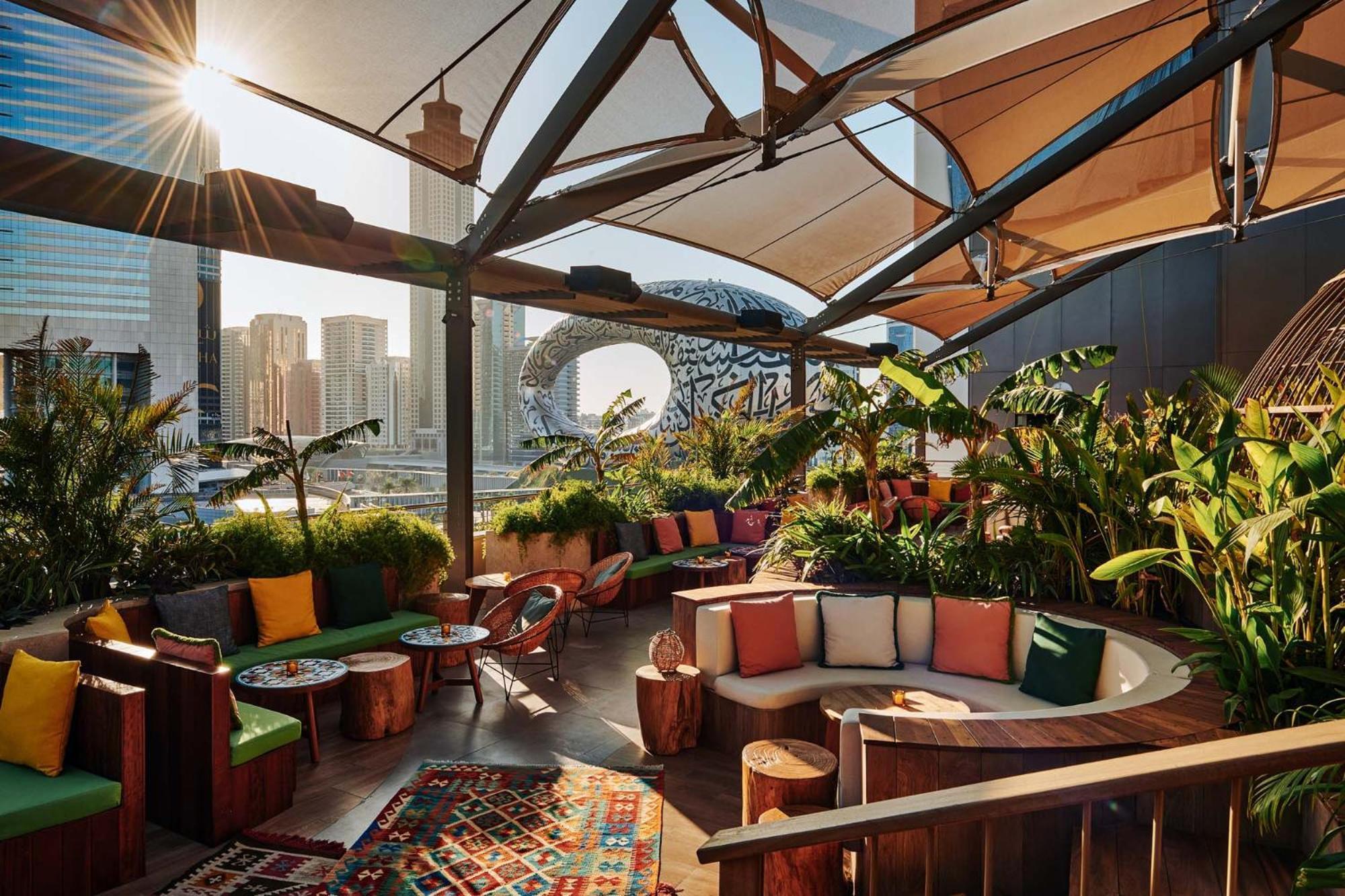25Hours Hotel Dubai One Central Exterior foto The rooftop bar at the Standard East Village