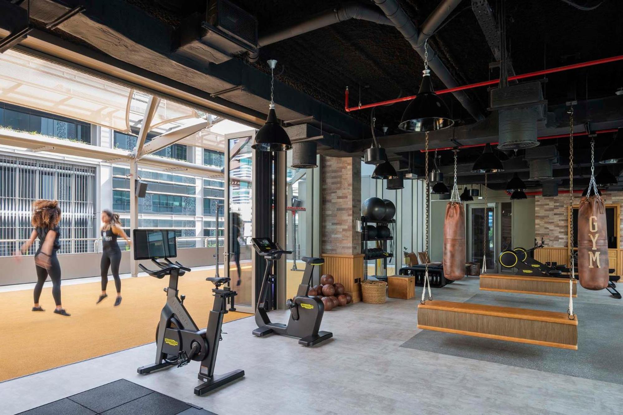 25Hours Hotel Dubai One Central Exterior foto The gym at the 1000 Museum
