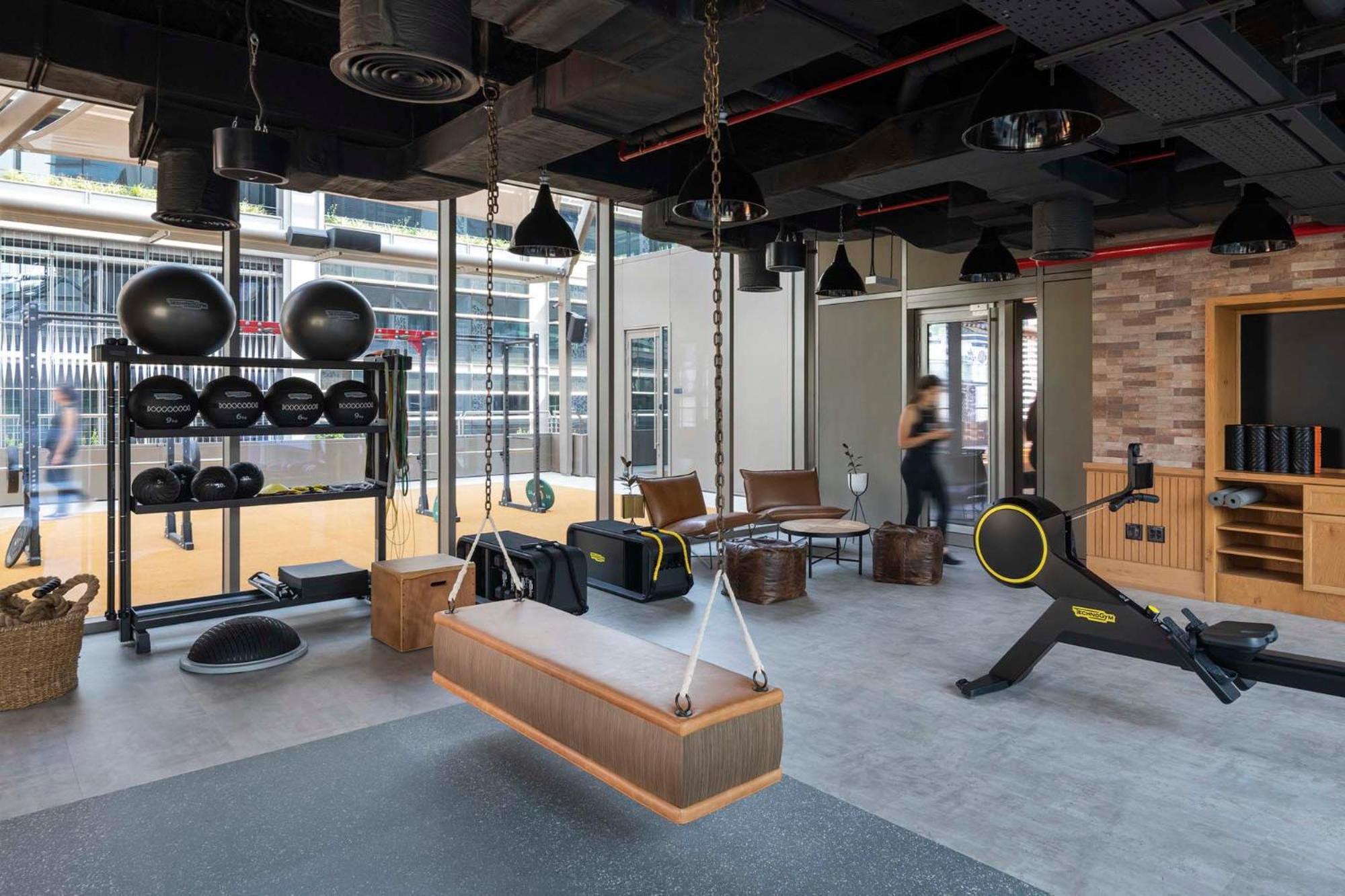 25Hours Hotel Dubai One Central Exterior foto The gym at the 2018 Commonwealth Games Athletes' Village
