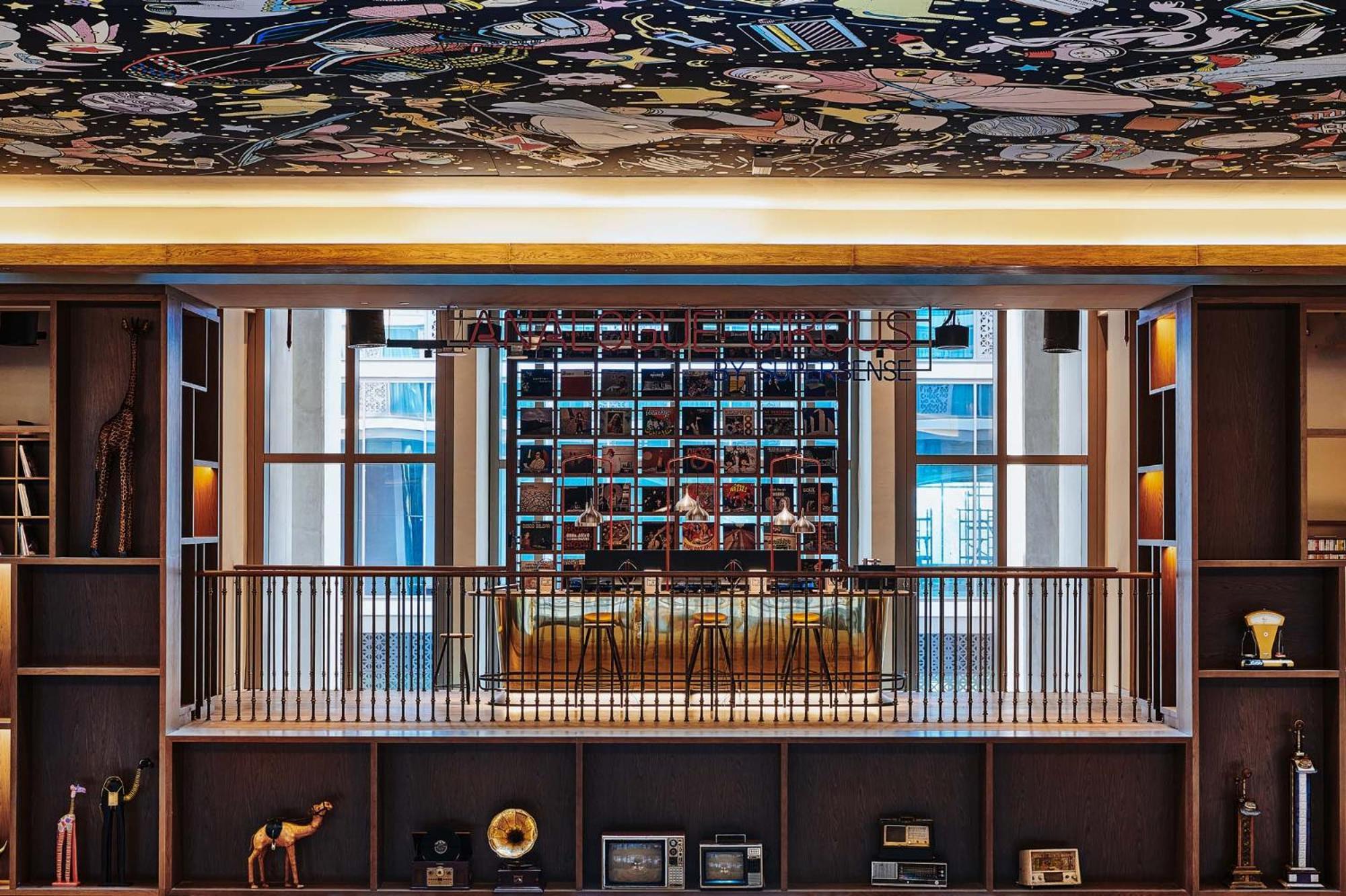 25Hours Hotel Dubai One Central Exterior foto The bar at the 101 bar