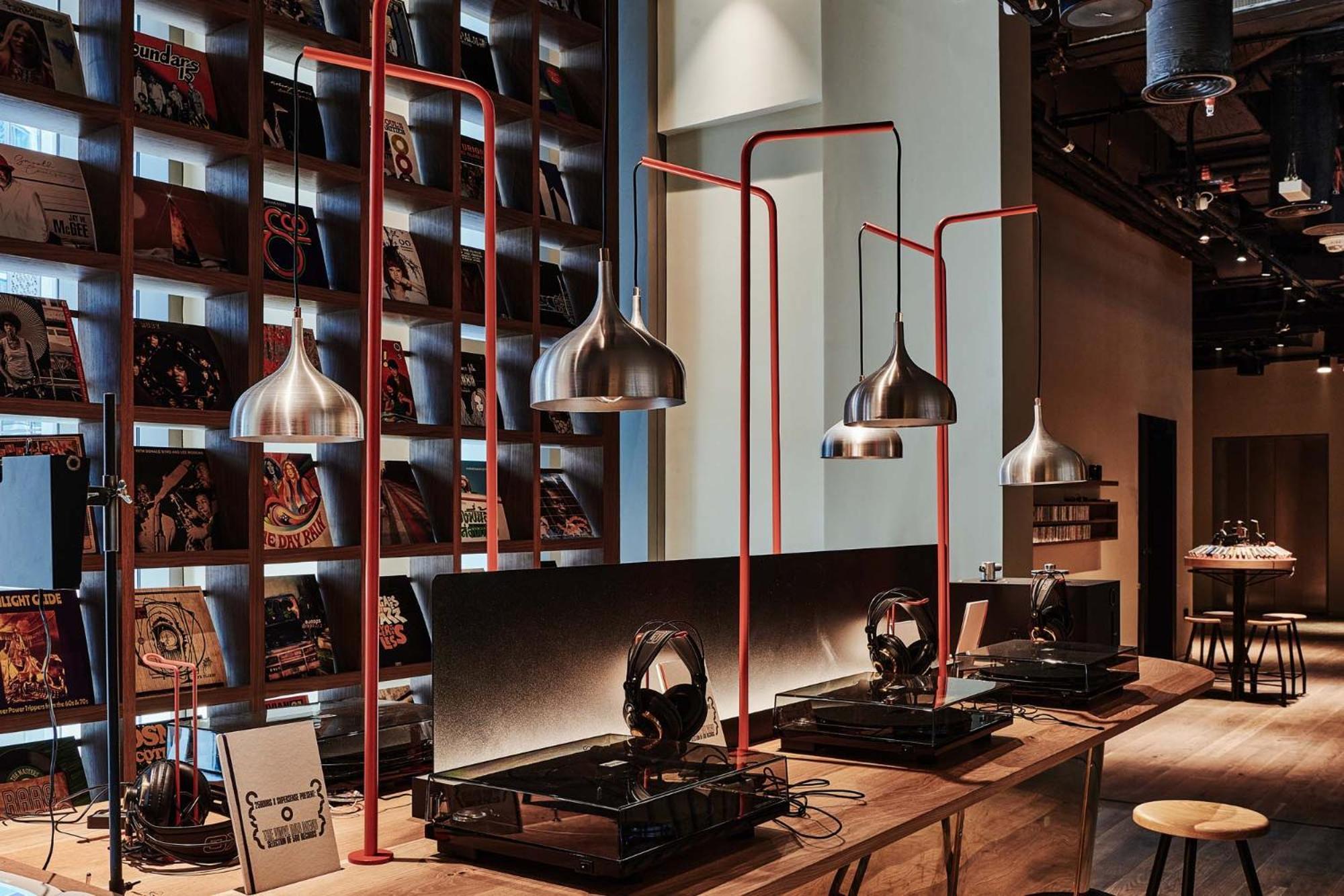 25Hours Hotel Dubai One Central Exterior foto Coffee roasting in Kyoto, Japan
